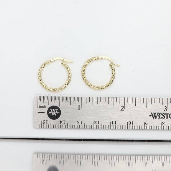14k Hoops 3/4' inch Diamond cut Design Yellow Gold Hoops - Picture 6 of 9